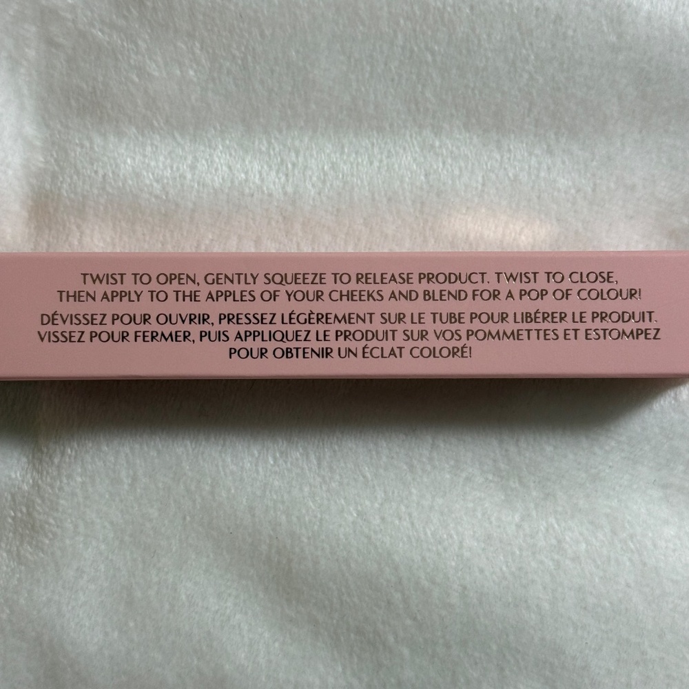 Charlotte Tilbury Matte Beauty Blush Wand in Pillow Talk - Picture 6 of 8